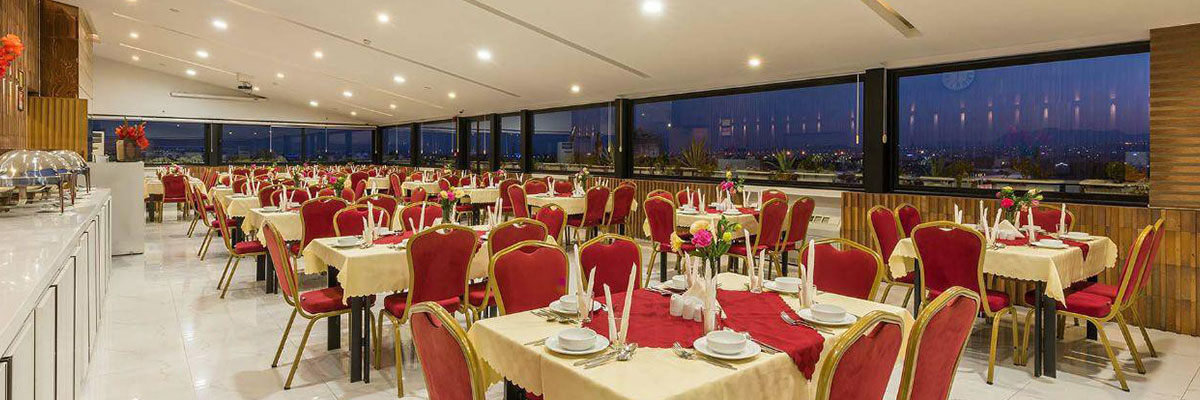 نظرات در مورد غذاخوری هتل شیخ بهایی اصفهان
