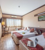 اتاق سه تخته هتل اصفهان